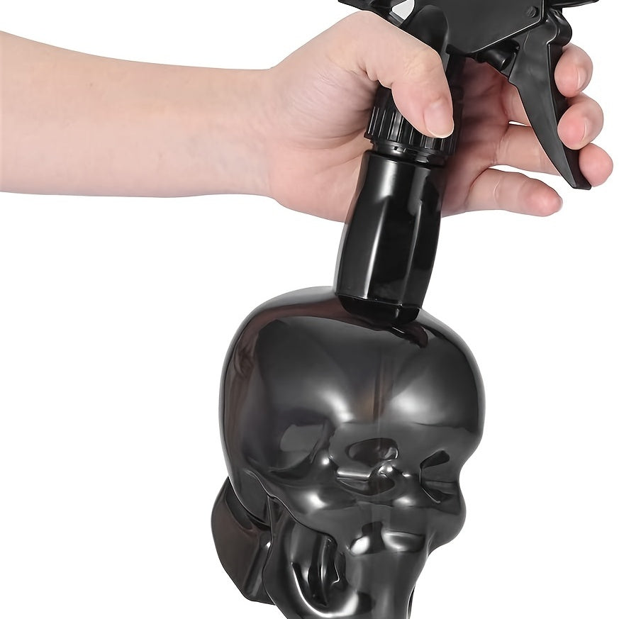 200Ml/7Oz Empty Spray Bottle with a Fine Mist Sprayer Featuring a Retro Skull Design, Made of Plastic And Refillable, Ideal for Hair Styling, Cleaning, And Plant Care